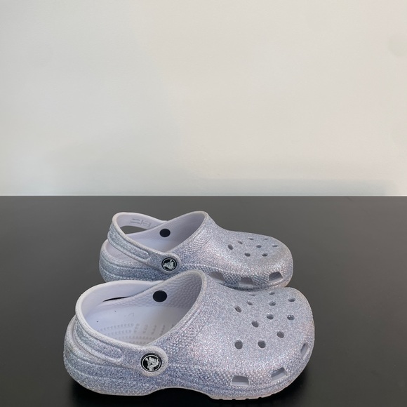 CROCS Silver Sandals for Effortless Comfort - Picture 3 of 4